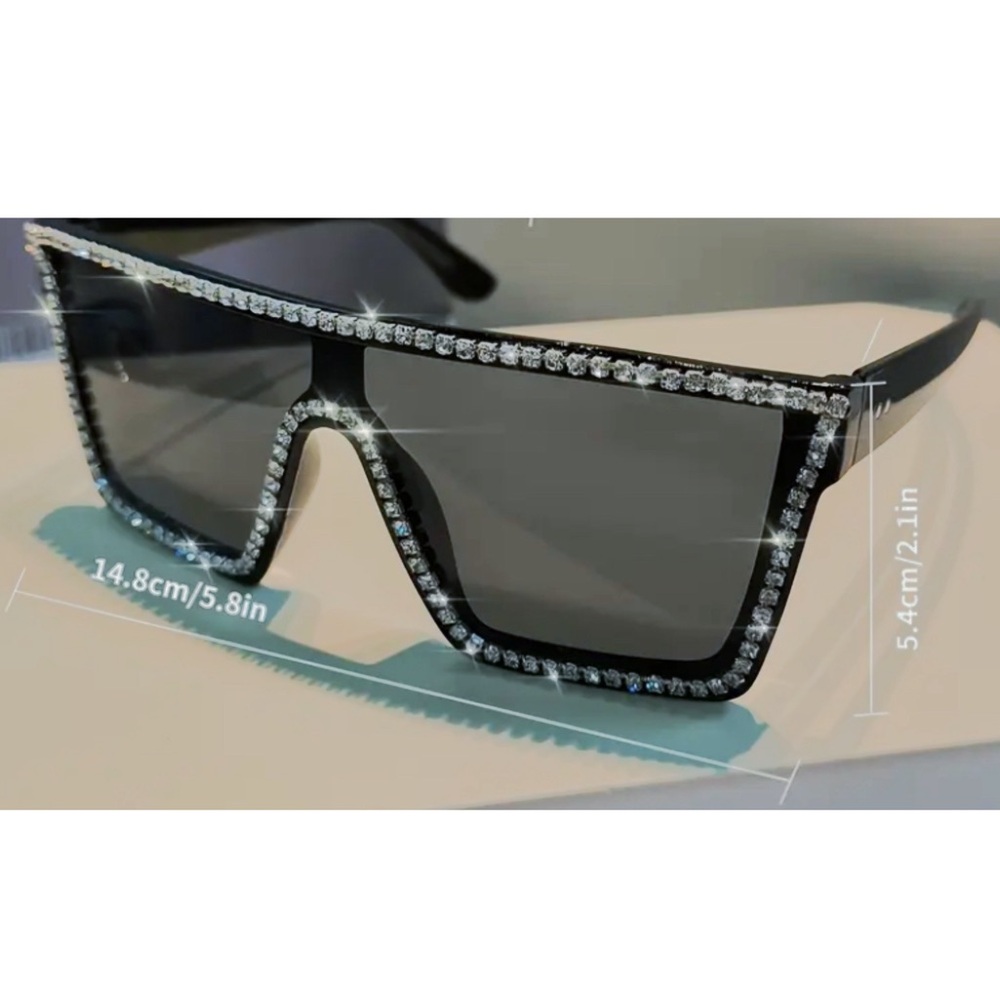 BOGO! The Janelle Crystal Oversized Womens flat Sunglasses - Boutique NEW - Picture 3 of 5